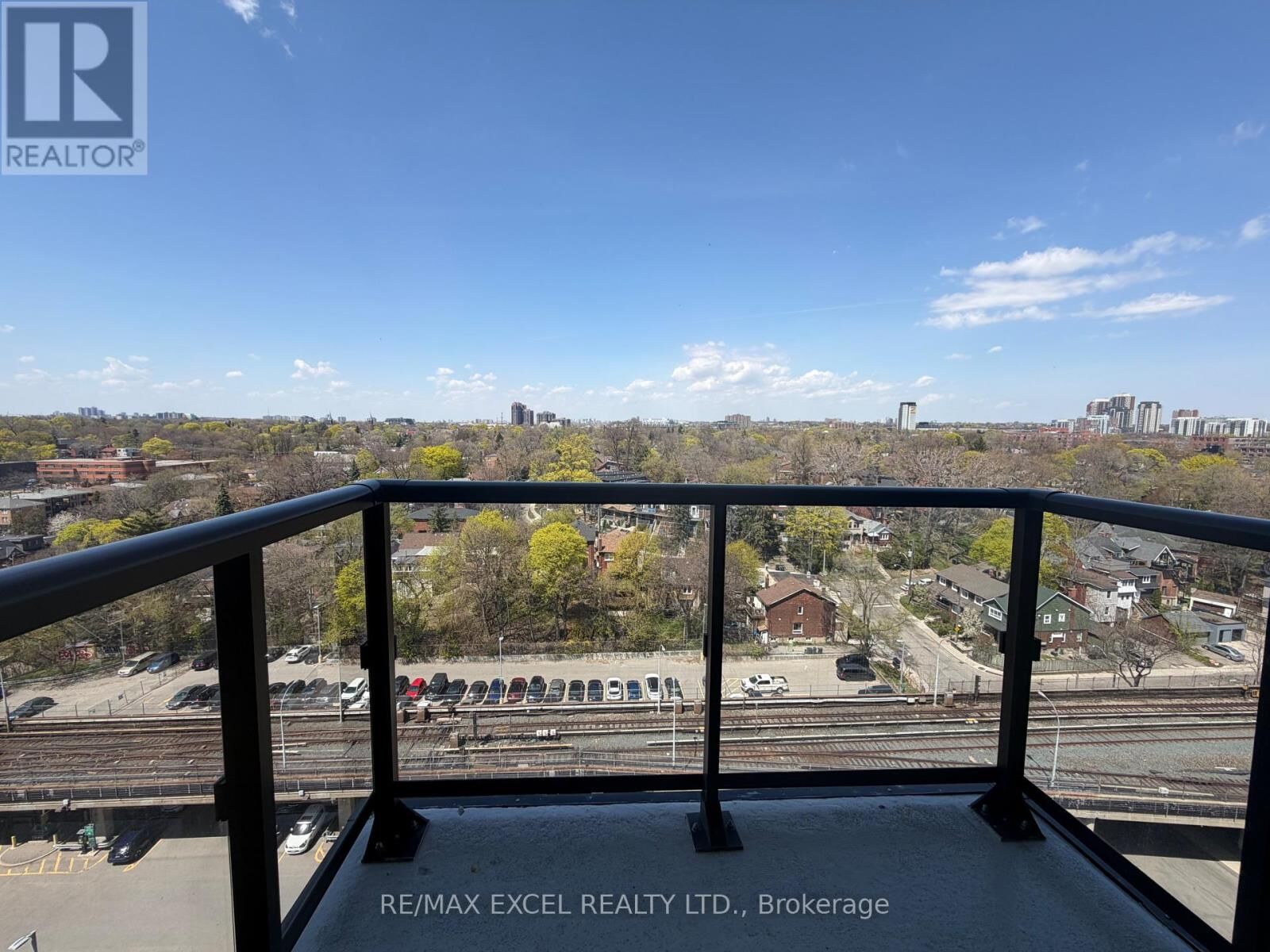 Property Photo:  1660 Bloor Street West 1013  ON M6P 1B1 
