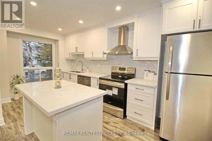 Property Photo:  120 Simmons Boulevard  ON L6V 3V6 