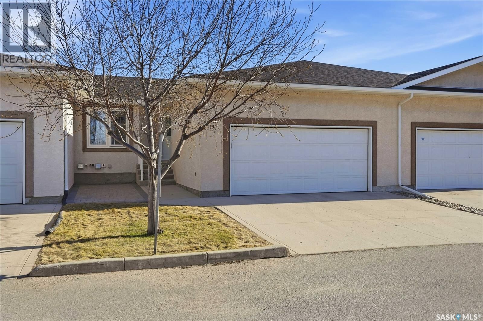 Property Photo:  19 4101 Preston Crescent  SK S4X 0G3 
