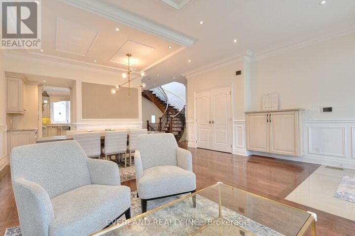 Property Photo:  369 Hollywood Main Avenue  ON M2N 3L3 