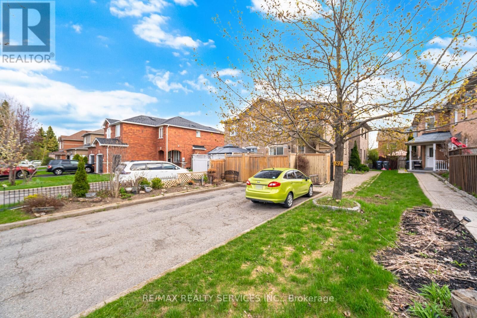 Property Photo:  79 Pressed Brick Drive  ON L6V 4K5 
