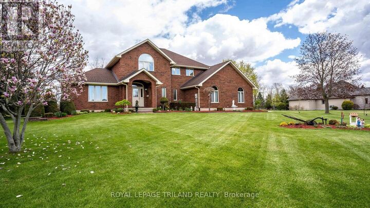 Property Photo:  42720 Meadow Wood Lane  ON N0L 2L0 