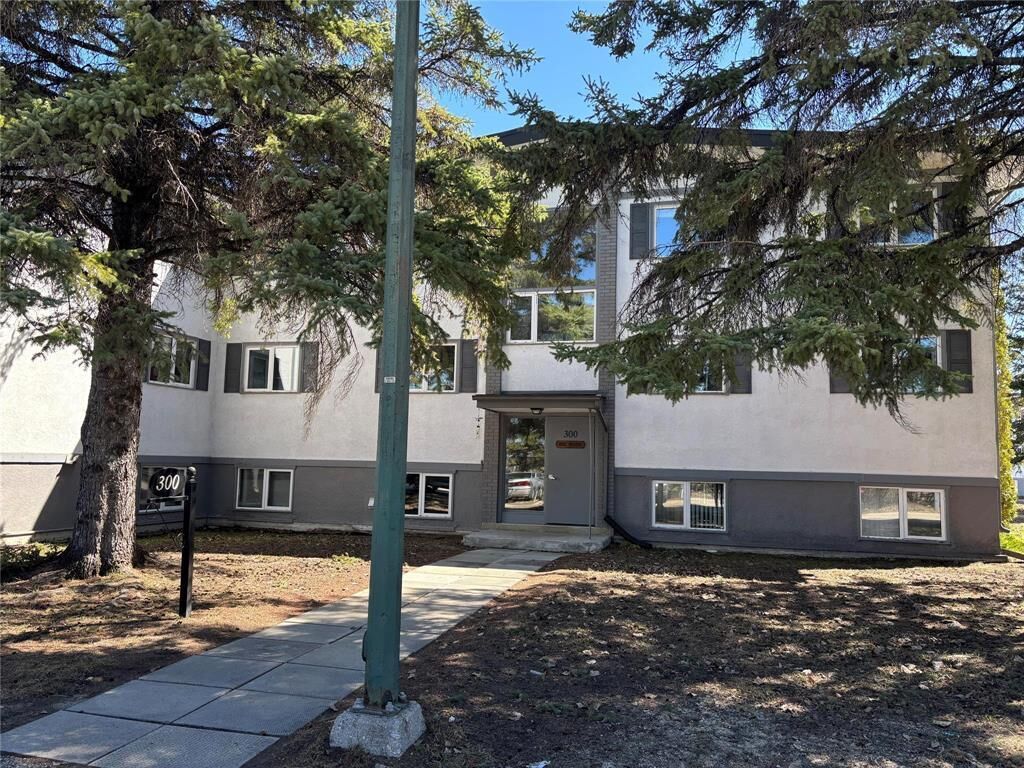Property Photo:  300 Shorepointe Village Street  MB R0C 1B0 