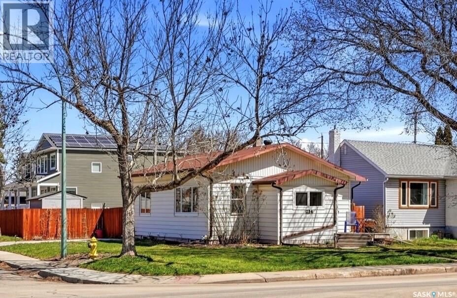 Property Photo:  234 Broadway Avenue  SK S4N 1B3 