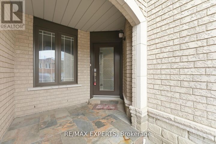 Property Photo:  22 Wedgewood Place  ON L4K 4X7 