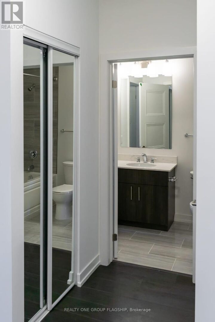 Property Photo:  255 Northfield Drive East 508B  ON N2K 0G5 