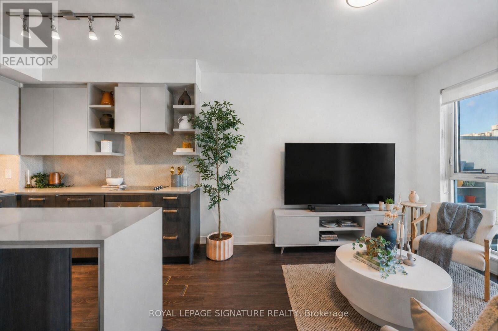 Property Photo:  1830 Bloor Street West 1201  ON M6P 0A2 