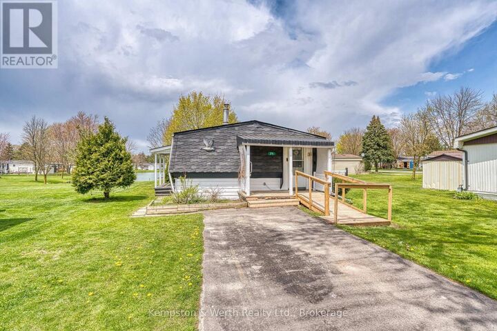 Property Photo:  71 Fairview Crescent  ON N4W 3G8 