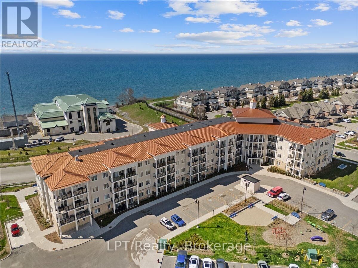 Property Photo:  50 Lakebreeze Drive 102  ON L1B 0V9 