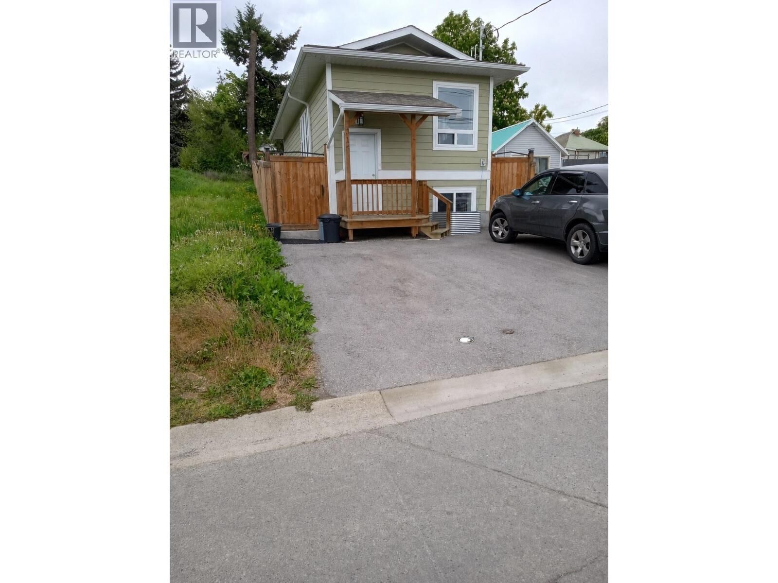 Property Photo: 318 8th Avenue BC V0B 1G3
