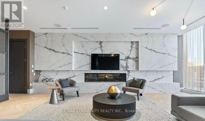Property Photo:  2545 Simcoe Street North 222  ON L1L 0W3 