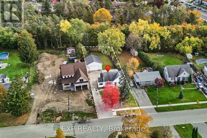 Property Photo:  17 Eastwood Avenue North  ON L1G 3Y5 