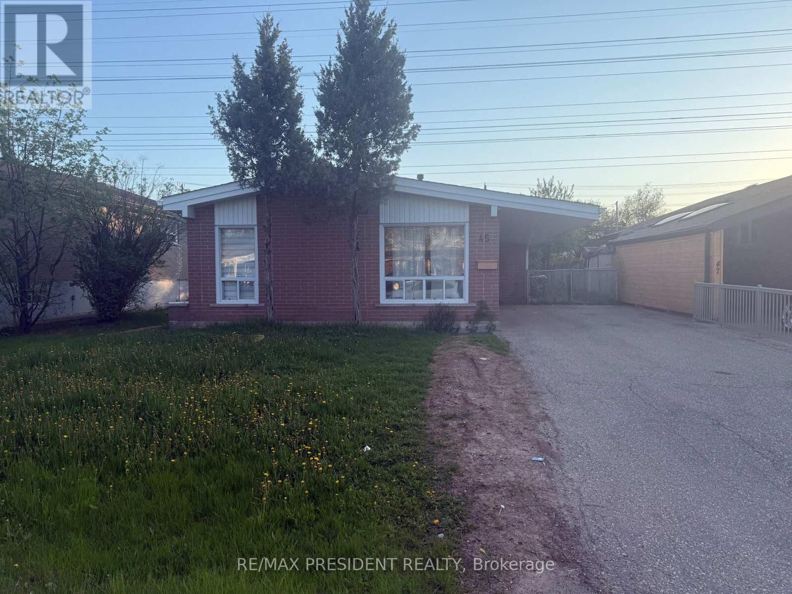 Property Photo:  45 Elmvale Crescent Upper  ON M9V 2B8 