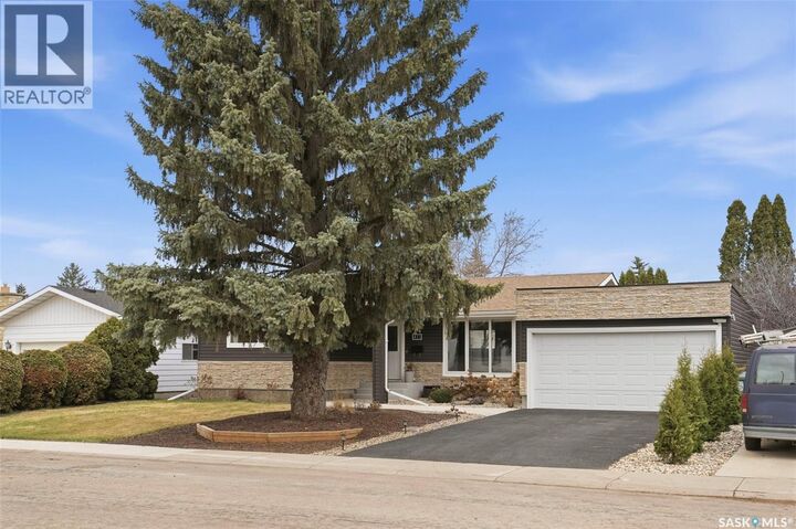 Property Photo:  411 Auld Crescent  SK S7H 4X2 