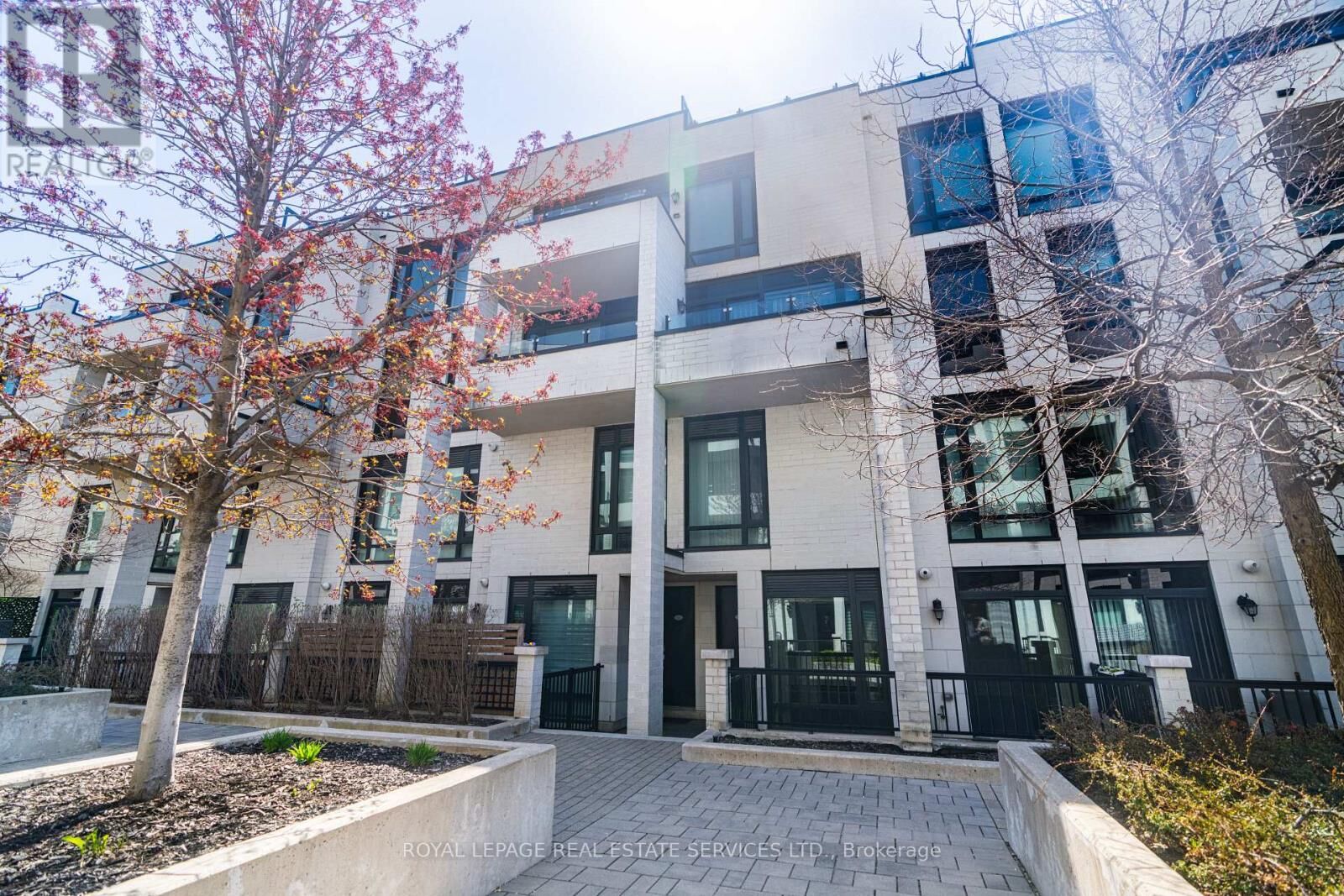 Property Photo:  138 Widdicome Hill Boulevard 721  ON M9R 0A9 
