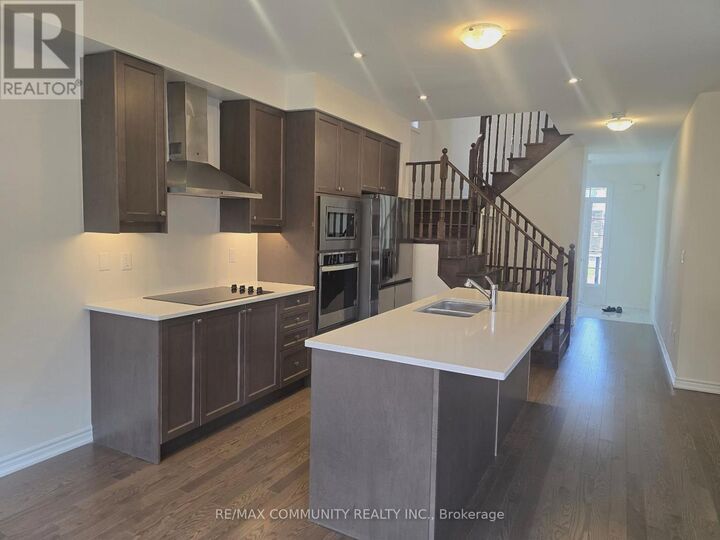 Property Photo:  59 Mountainside Crescent  ON L1R 0P4 