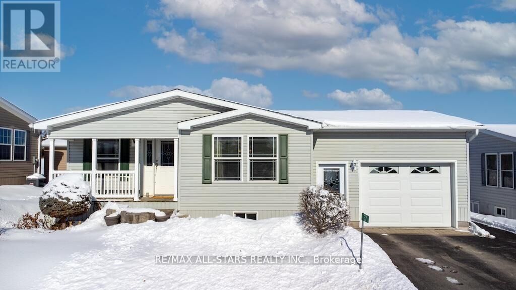Property Photo:  37 Creekside Circle  ON K0M 1L0 