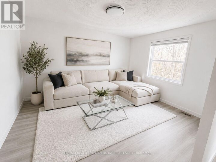 Property Photo:  167 Ruggles Avenue  ON L4C 1Y3 