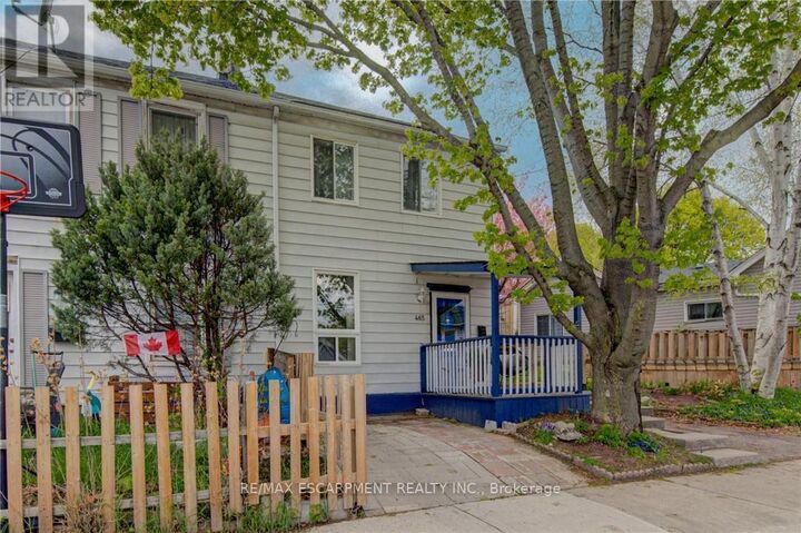 Property Photo:  465 Macnab Street North  ON L8L 1L6 