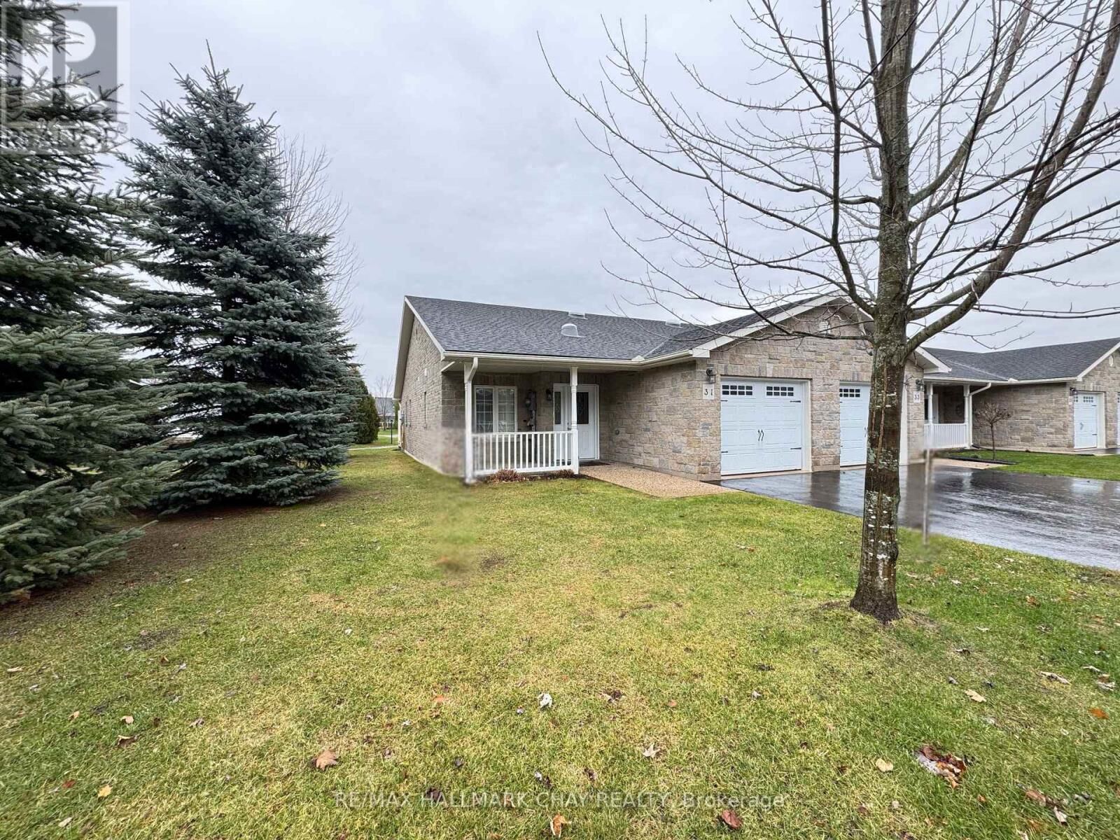 Property Photo:  31 Garden Grove Crescent  ON L9Z 0E6 