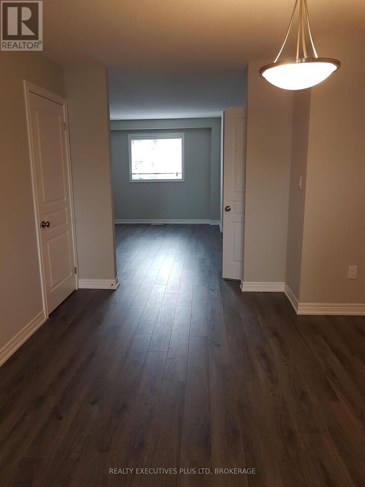 Property Photo:  7768 Ascot Circle 3  ON L2H 3H2 