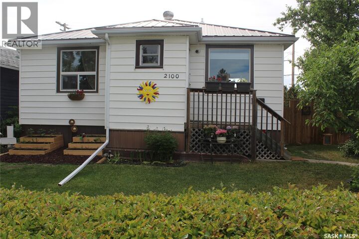 Property Photo:  2100 Wascana Street  SK S4T 4J9 