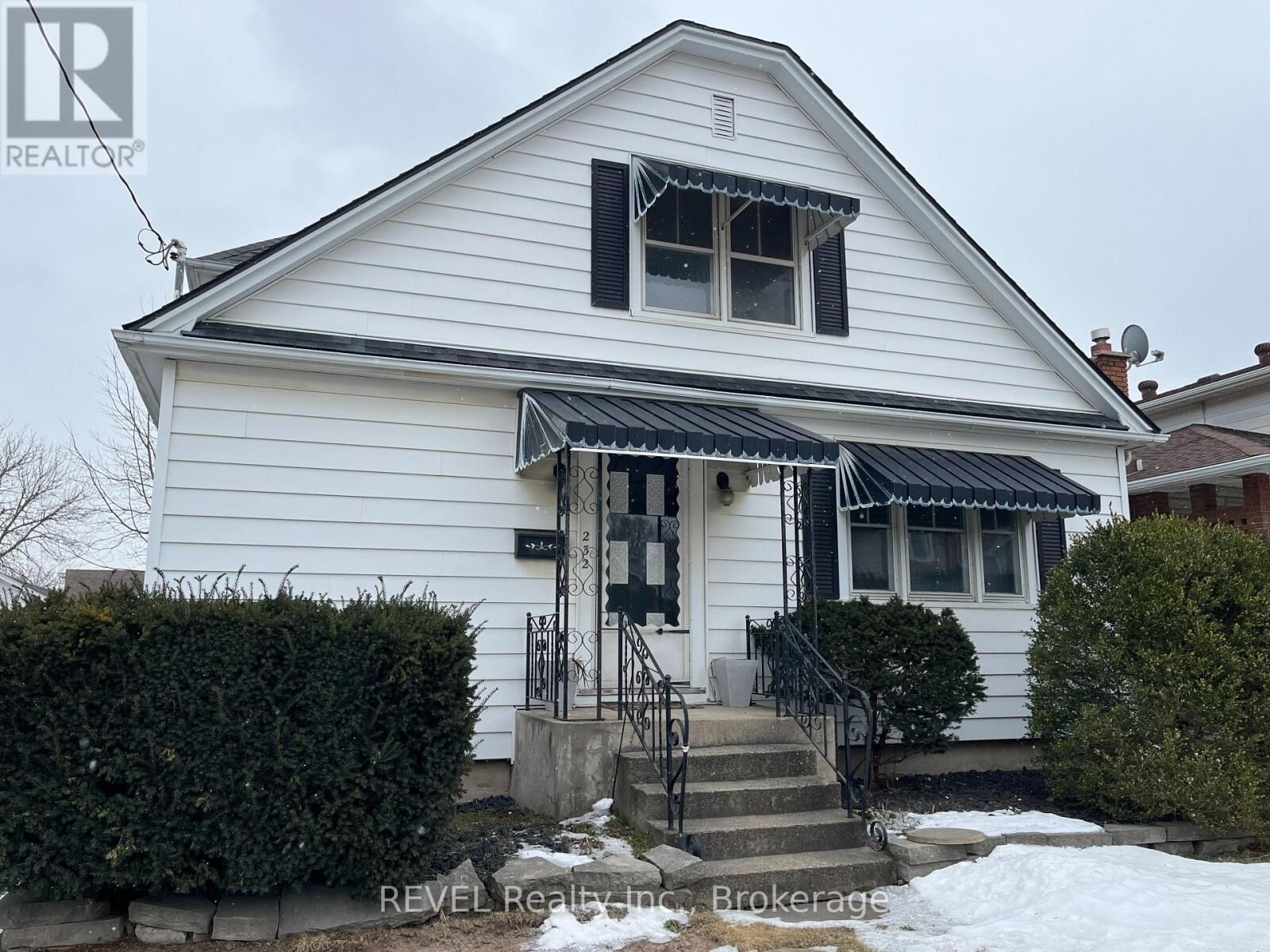 Property Photo:  232 Vine Street  ON L2M 4T1 