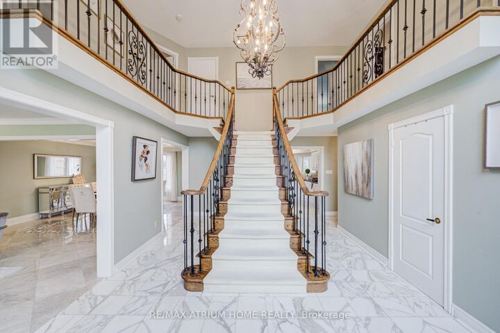 Property Photo:  70 Strathearn Avenue  ON L4B 2J5 