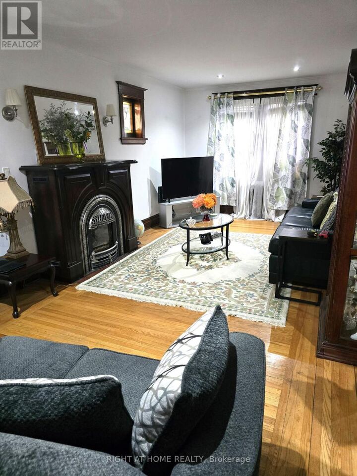 Property Photo:  1088 King Street East  ON L8M 1E3 