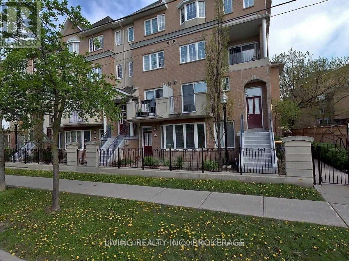 Property Photo:  707 Grandview Way  ON M2N 6V5 