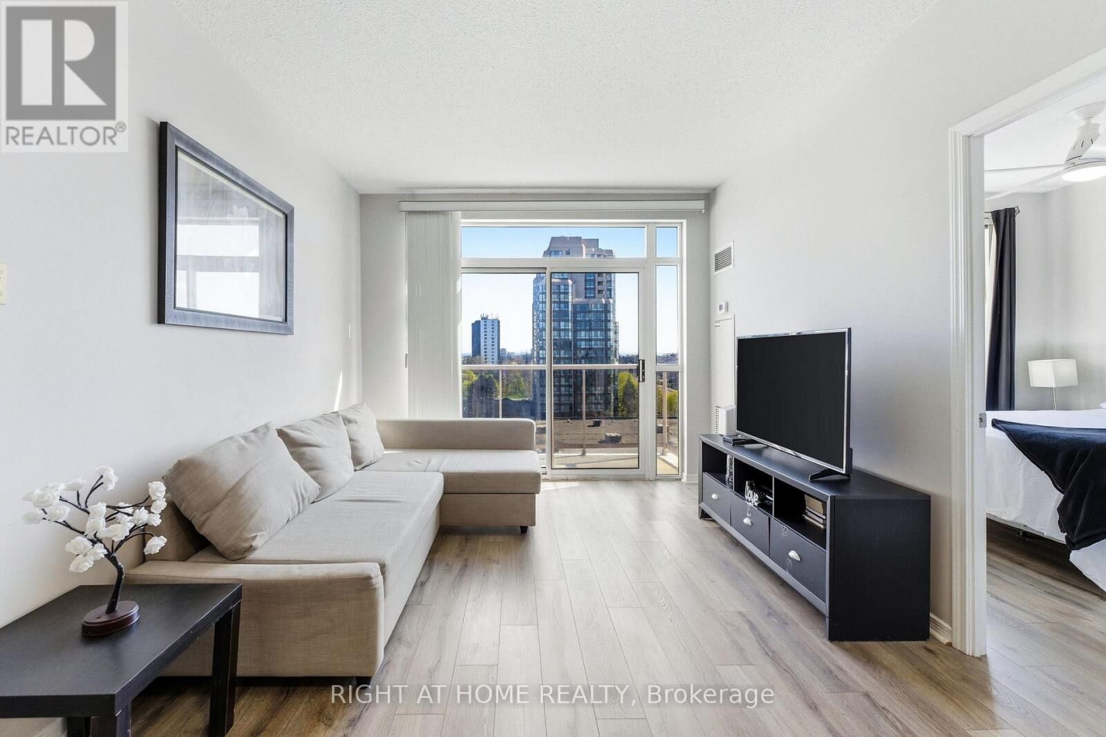 Property Photo:  3650 Kingston Road Ph01  ON M1M 3X9 