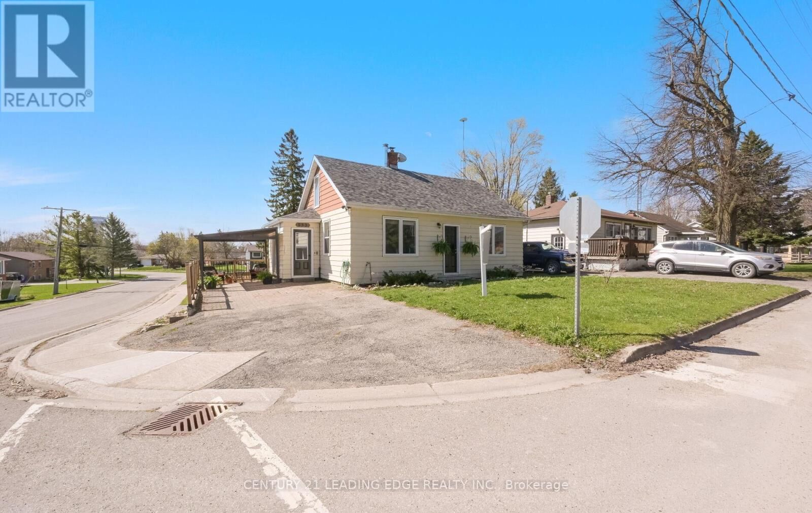 Property Photo:  333 Andrew Street  ON L9V 2Y8 