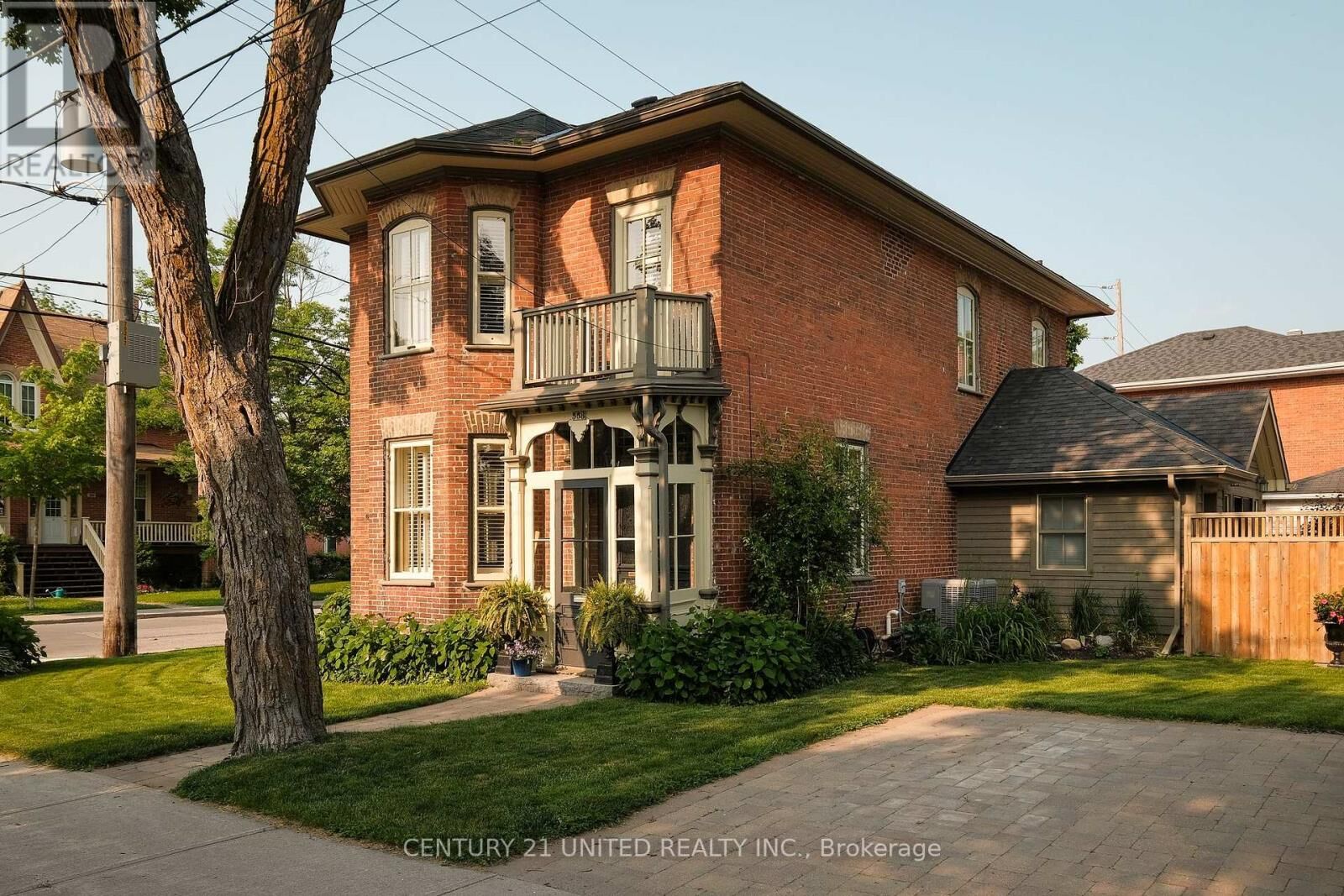 Photo de la propriété:  558 Harvey Street  ON K9H 3K9 
