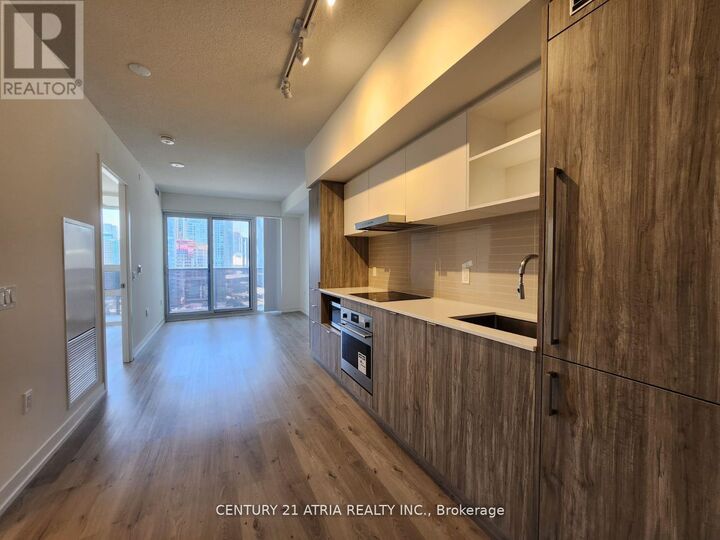 Property Photo:  138 Downes Street 2112  ON M5E 0E4 