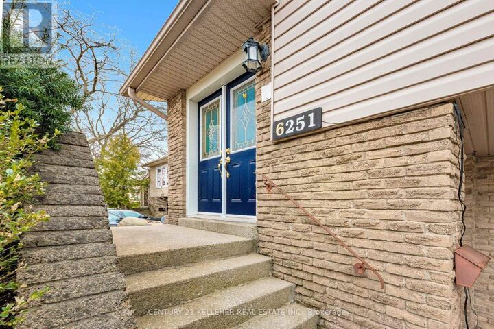 Property Photo:  6251 Atherly Crescent  ON L5N 2J1 