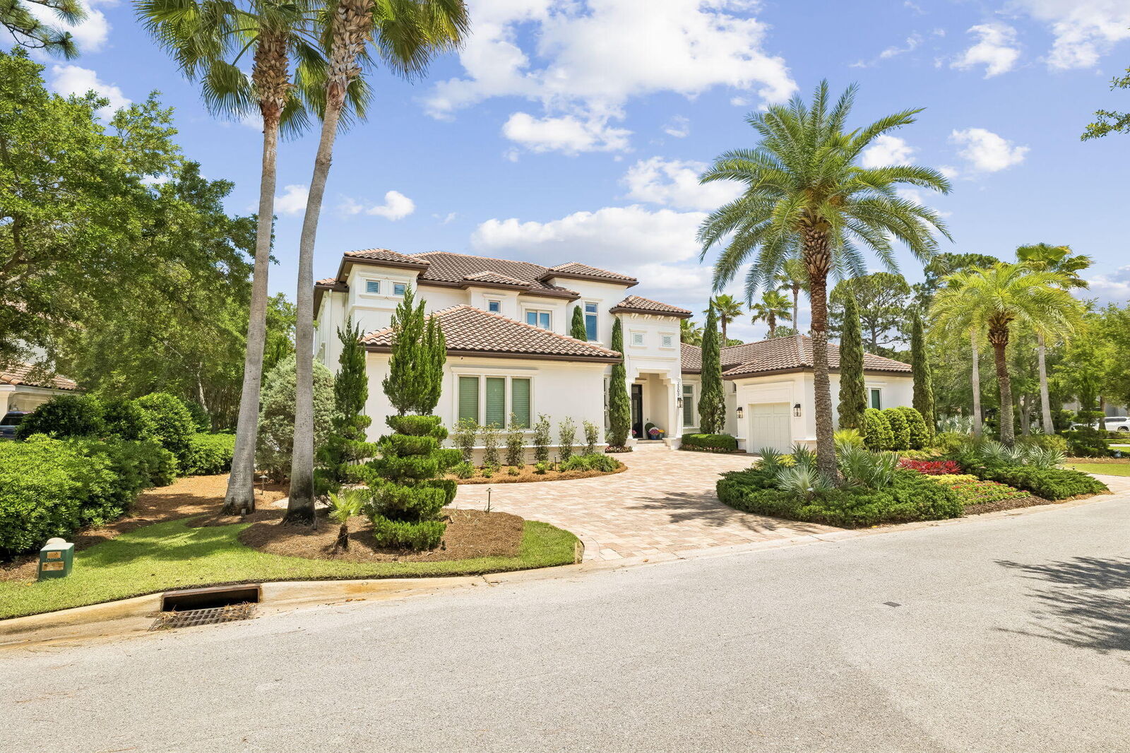 Property Photo: 3203 Bay Estates Circle FL 32550