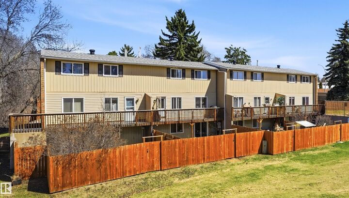 Property Photo:  61 Ridgewood Terrace  AB T8N 0E9 