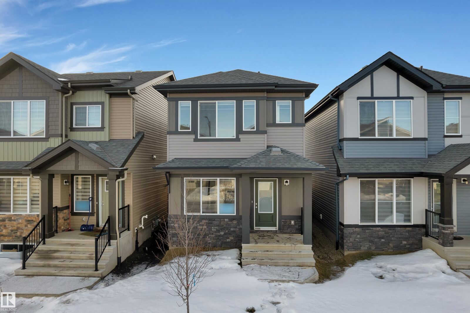 Property Photo:  1235 16 Avenue NW  AB T6T 0S9 