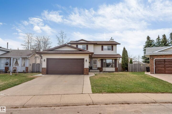 Property Photo:  3619 34A Avenue NW  AB T6L 3Y8 