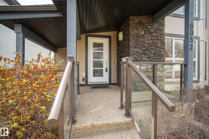 Property Photo:  9052 92 Street NW  AB T6C 3R2 