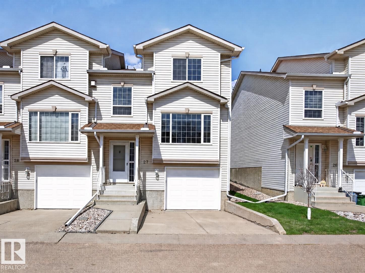 Property Photo:  9935 167 Street NW 27  AB T5P 4Y6 