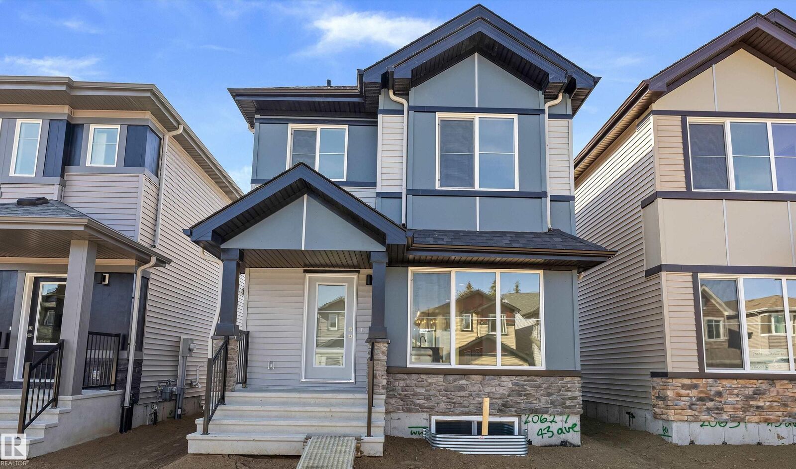 Property Photo:  20627 43 Avenue NW  AB T6M 3E3 