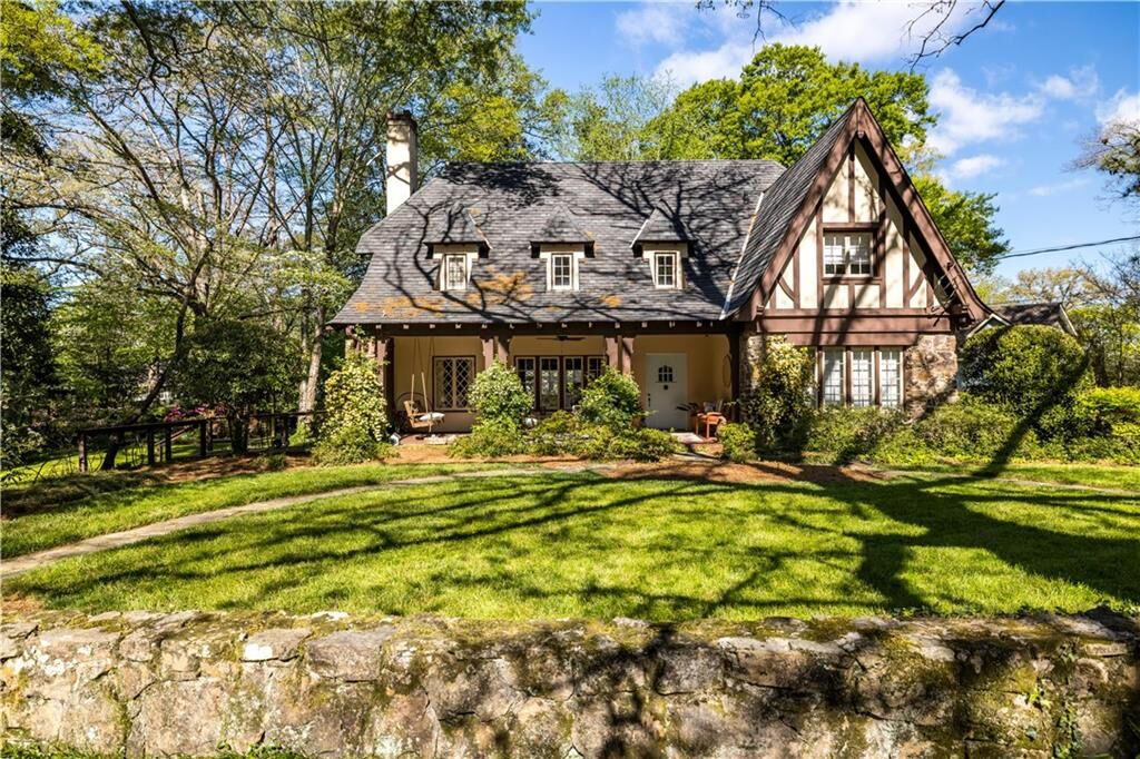 Property Photo:  205 Sherwood Rd  GA 30165 
