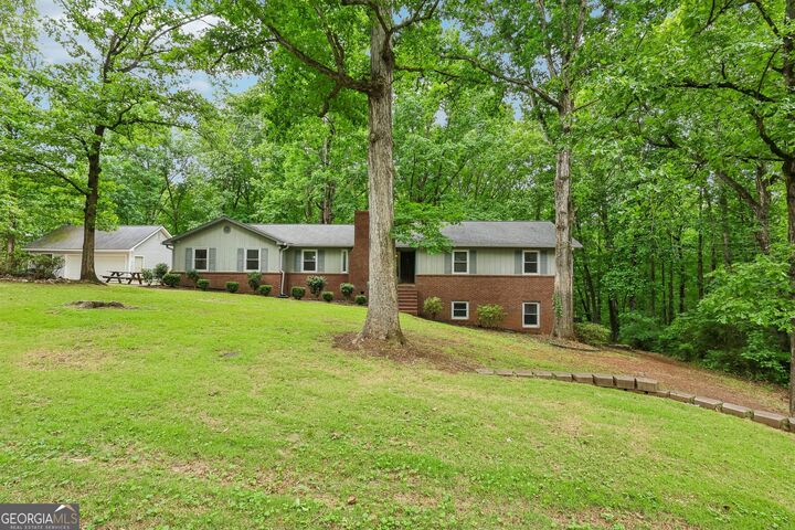 Property Photo: 232 E Miles Road GA 30116