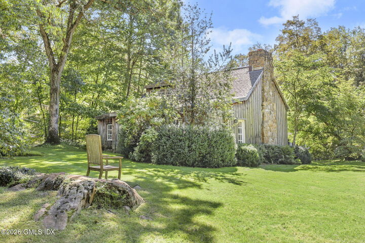 Property Photo:  195 Old Mill Road  CT 06831 