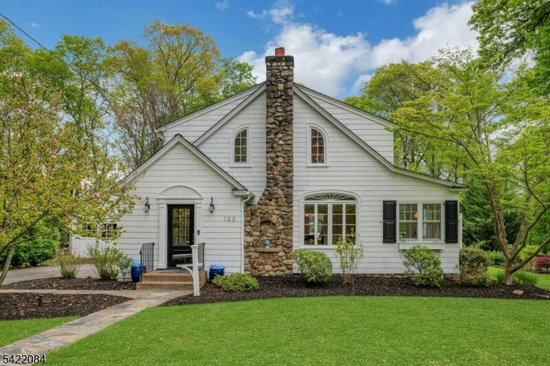 Property Photo:  122 Kenilworth Rd  NJ 07046 