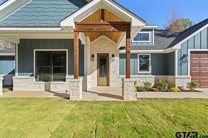 Property Photo:  17212 Cr 479  TX 75771 
