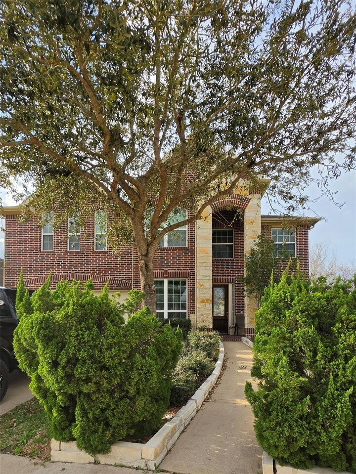 Property Photo:  43 Amaifi Drive  TX 77459 
