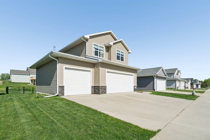 Property Photo:  1226 SE 1st Street  IA 50677 
