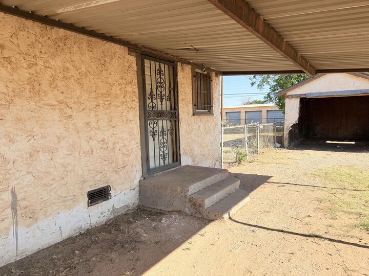 Property Photo: 1612 46th Street TX 79412